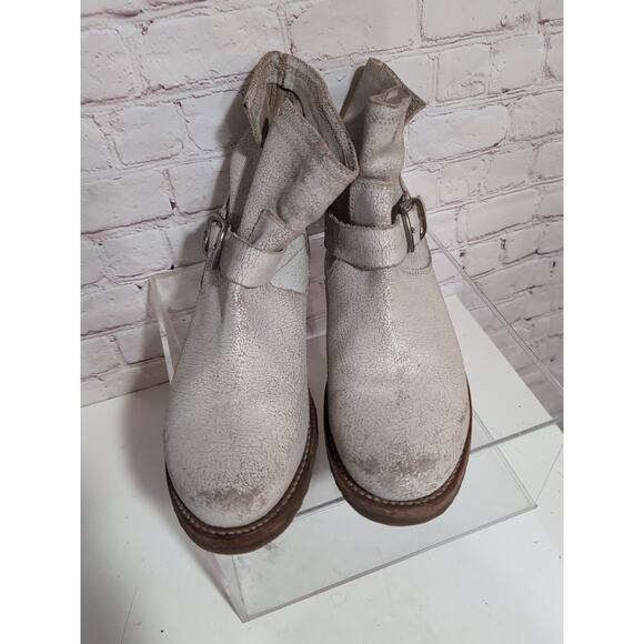 Frye Veronica Flex White Leather Distressed Slip On Ankle Bootie Moto 9 Biker - Picture 6 of 11